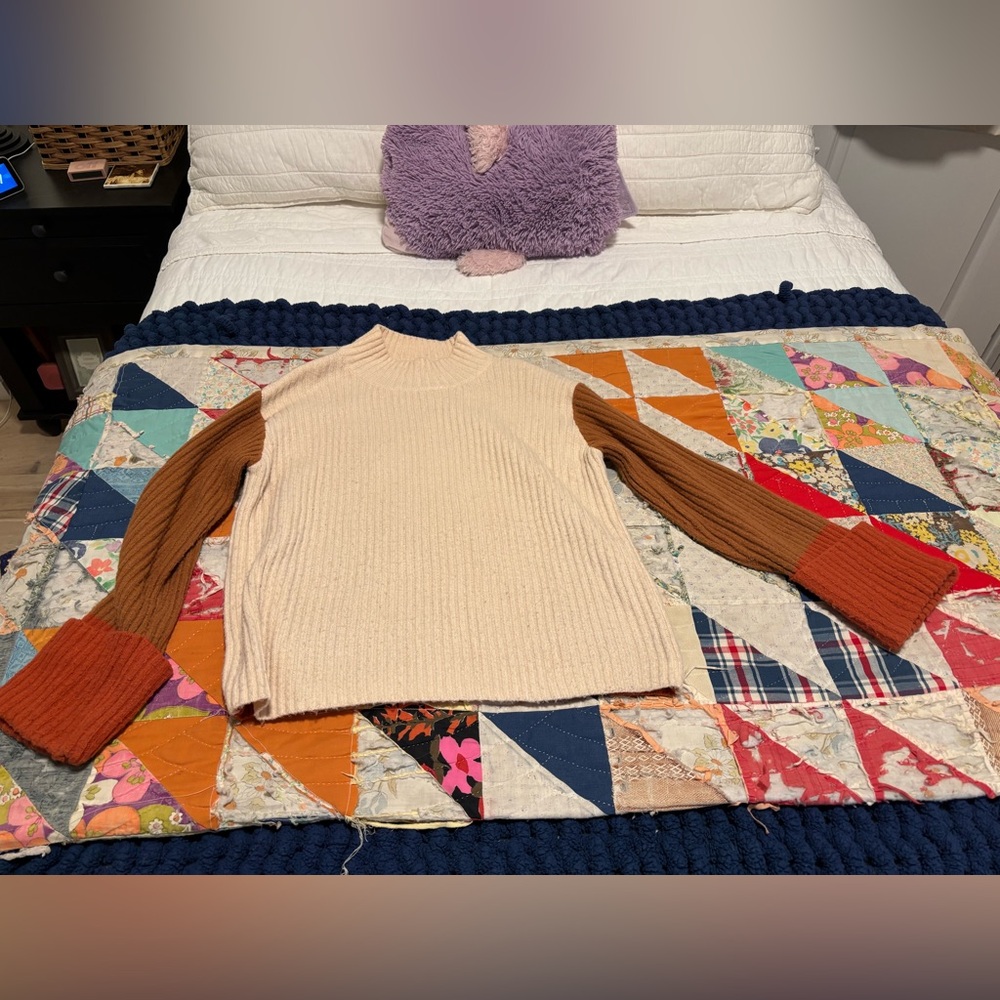 multicolored sweater / turtleneck / size small / vestique